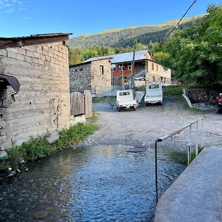Irma Beso & Aleko Khergianis Guesthouse Mestia Exteriér fotografie